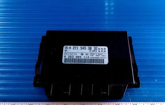 Mercedes-Benz E W211 Parking PDC control unit/module 2115453832 0263004114