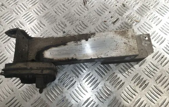 Radiator support slam panel bracket