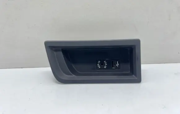 BMW 4 F32 F33 AUX in-socket connector 9207357