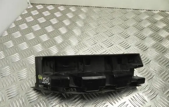Mercedes-Benz E W212 Front bumper mounting bracket A2128851065 T095