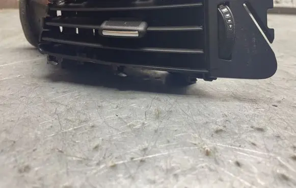 Opel Cascada Dash center air vent grill 13300574 20150608
