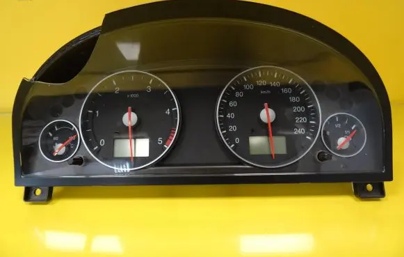 Ford Mondeo Mk III Speedometer (instrument cluster) 3S7T10849JE