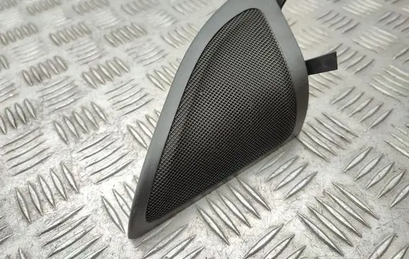 Mercedes-Benz A W176 Front door high frequency speaker