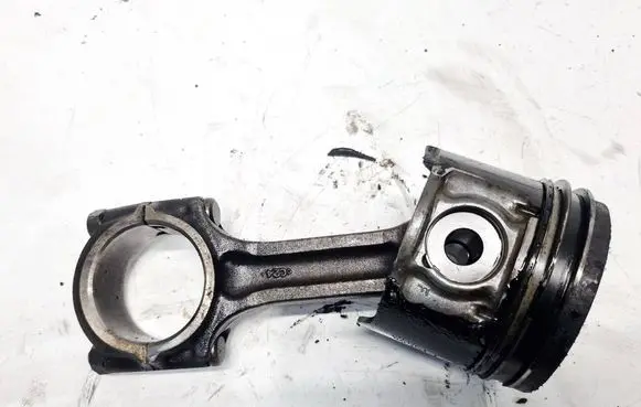 KIA Carnival Piston with connecting rod