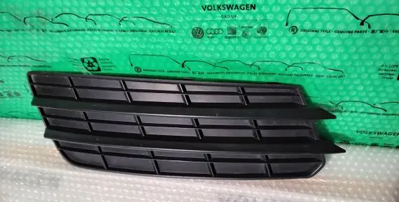 Audi A7 S7 4G Front fog light trim/grill 4G8807682
