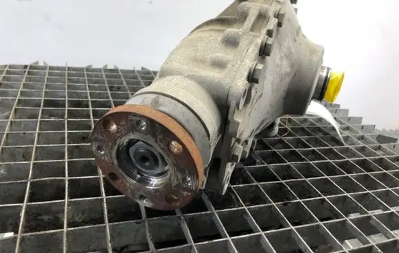 BMW 5 G30 G31 G38 Gearbox transfer box case 7647386