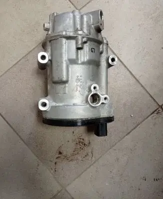 Toyota Sienna XL40 IV Air conditioning (A/C) compressor (pump) 0424000721 ESB27C 2E02799