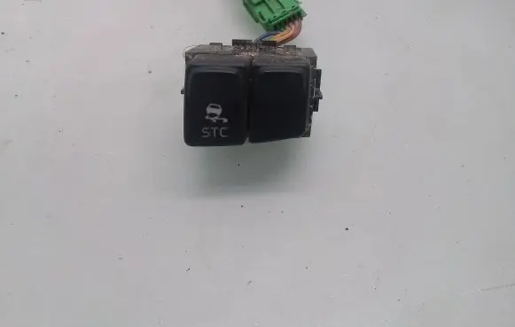 Volvo V50 ESP (stability program) switch 8685380