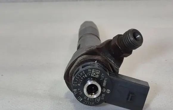Skoda Octavia Mk3 (5E) Fuel injector 04L130277AK 0445110475 4374