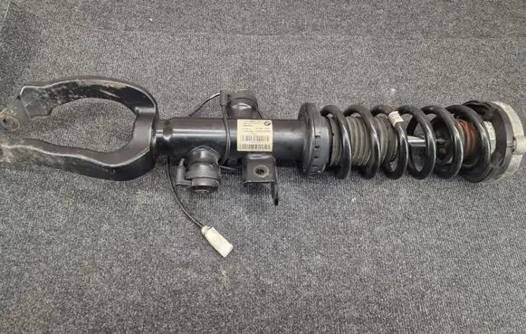 BMW 6 F12 F13 Front shock absorber with coil spring 6850965 6796179