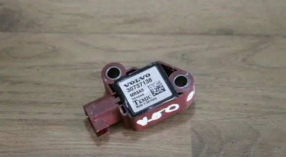 Volvo V50 Airbag deployment crash/impact sensor 30737138