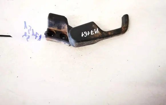 Volkswagen PASSAT B4 Engine bonnet (hood) release handle 3a1823533