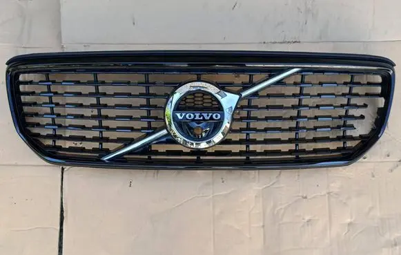 Volvo XC40 Front bumper upper radiator grill 31457346