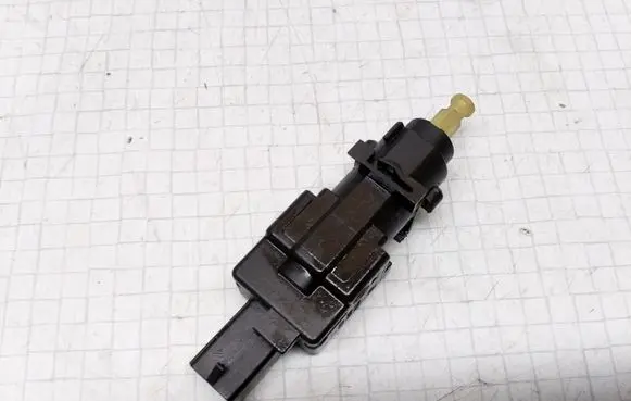 Clutch pedal sensor