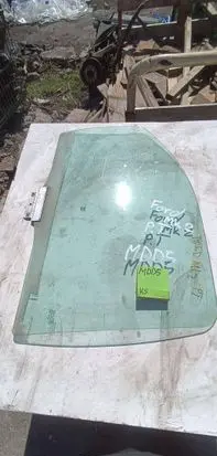 Ford Mondeo MK II Rear door window glass 1212123