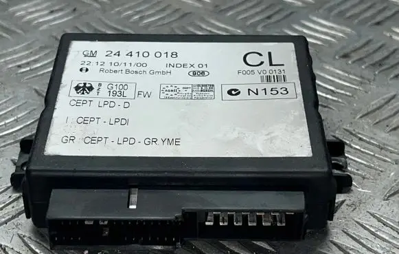Toyota Corolla E120 E130 Comfort/convenience module 24410018 F005V00131