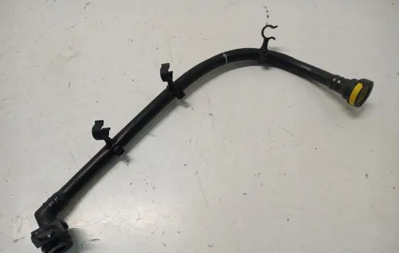 Renault Captur Breather hose/pipe 17037303820