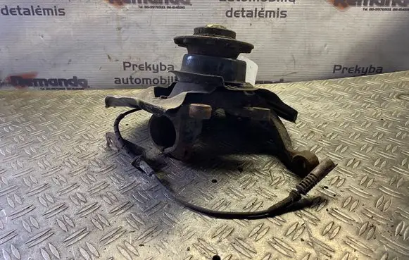 BMW 7 E38 Front wheel hub
