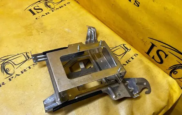 Mercedes-Benz CLS C218 AMG Sound amplifier holder/bracket A2185450340