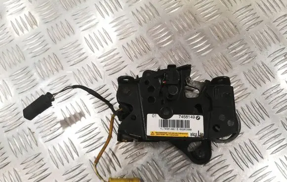 BMW 5 F10 F11 Engine bonnet/hood lock/catch 7458149