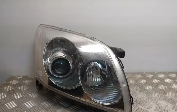 Toyota Avensis T250 Headlight/headlamp