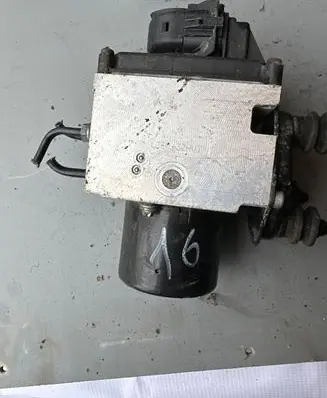 Volkswagen PASSAT B6 ABS Pump 3C0614109AF