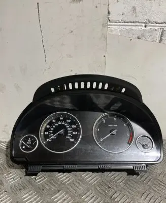 BMW 5 F10 F11 Speedometer (instrument cluster) 9227616 1000035858 25811511