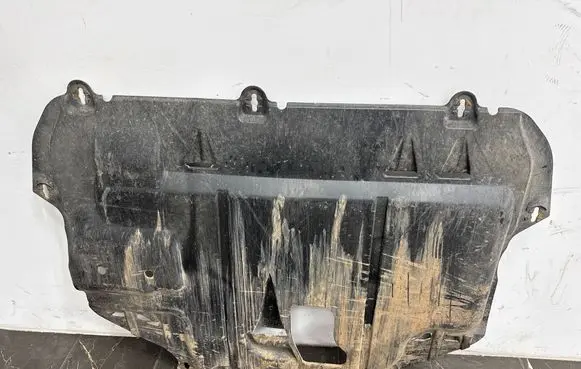 Ford C-MAX I Engine splash shield/under tray 3M51R6R013A