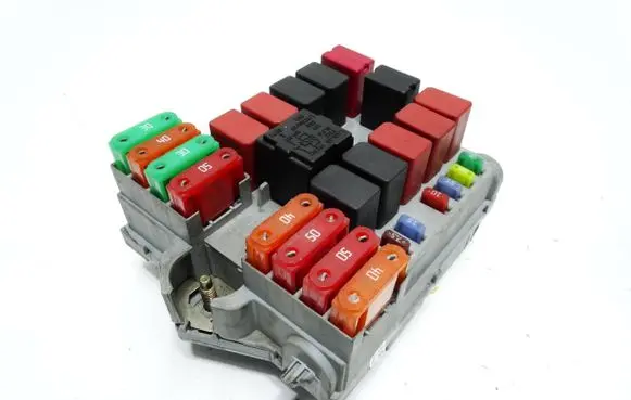 Lancia Ypsilon Fuse module 51724721 57657 051724721057657