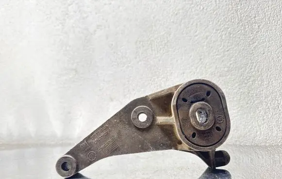 Opel Meriva A Gearbox mount 13117089