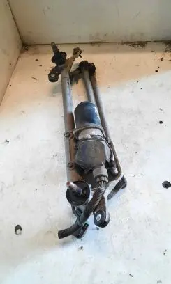 Honda FR-V Front wiper linkage 