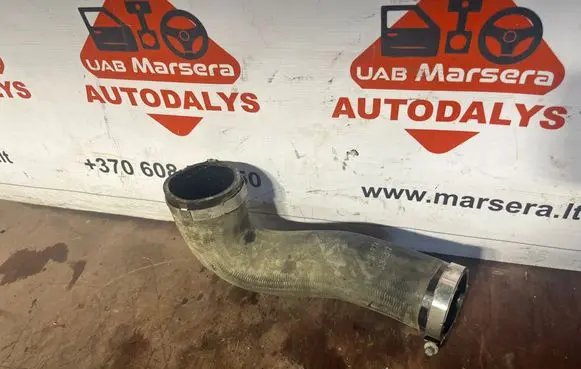 Volkswagen Jetta VI Intercooler hose/pipe 1K0145832AA 1K0145832