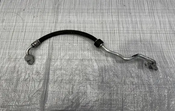 Jaguar F-Pace Air conditioning (A/C) pipe/hose M8A2-19N601-CA