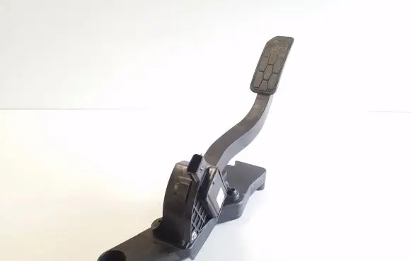 Jaguar XE Accelerator throttle pedal 698540C