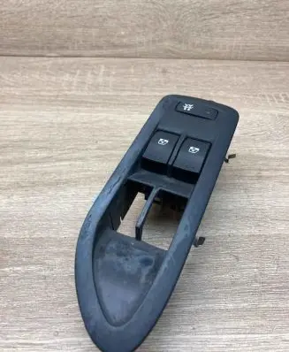 Renault Laguna II Electric window control switch 26515