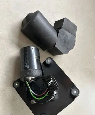 Volvo S40, V40 Wiper motor 0390241114