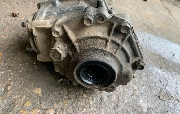 Toyota RAV 4 (XA30) Gearbox transfer box case W82 W822W02 2W02