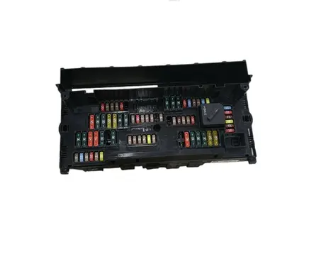 BMW M5 Fuse module 9252815 31703344 04667759