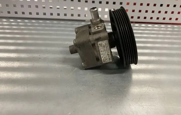 Volvo XC90 Power steering pump 30760531 7617955142