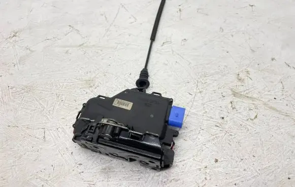 Skoda Octavia Mk2 (1Z) Front door lock 3D1837016AC