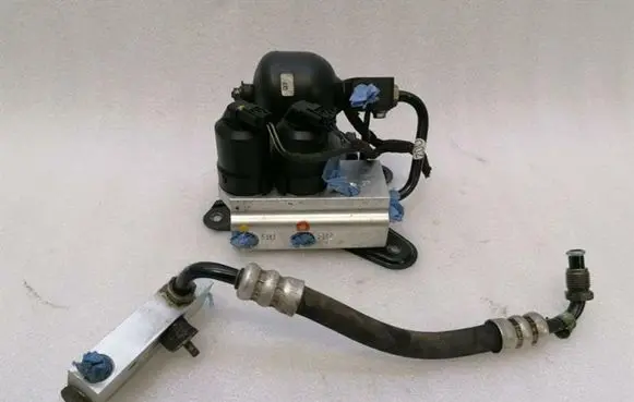Mercedes-Benz CL C215 Air suspension valve block A2203200358