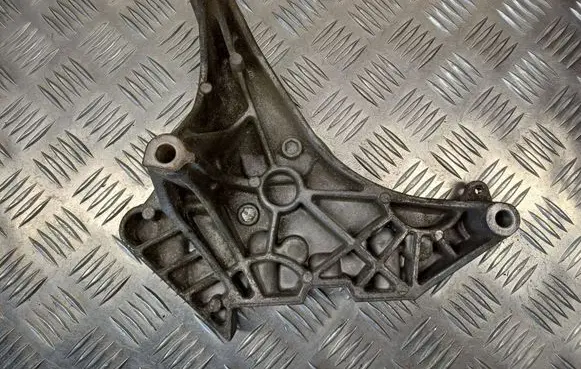 Volkswagen Golf VI Engine mounting bracket 03L199207