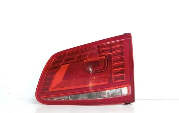Volkswagen Touareg II Tailgate rear/tail lights 7P6945308