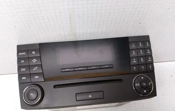 Mercedes-Benz E W211 Radio/CD/DVD/GPS head unit A2118702889