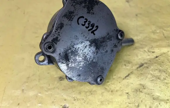 Mercedes-Benz C W204 Vacuum pump A6462300365