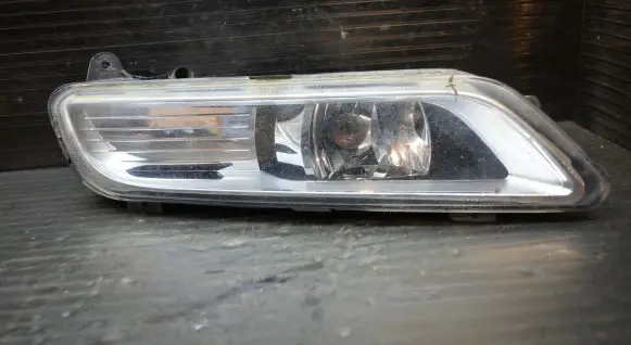 Volkswagen PASSAT B7 Front fog light