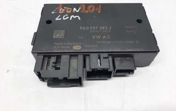 Volkswagen PASSAT B8 Tow bar trailer control unit/module 5Q0907383J