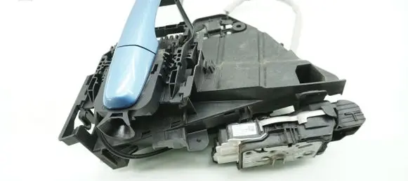 Volvo V40 Front door lock 31440390