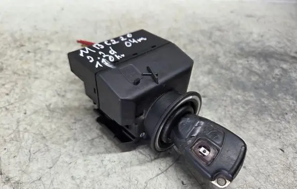 Mercedes-Benz C W203 Ignition lock 2095451708
