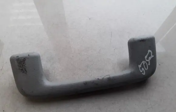 Mitsubishi Outlander Front interior roof grab handle